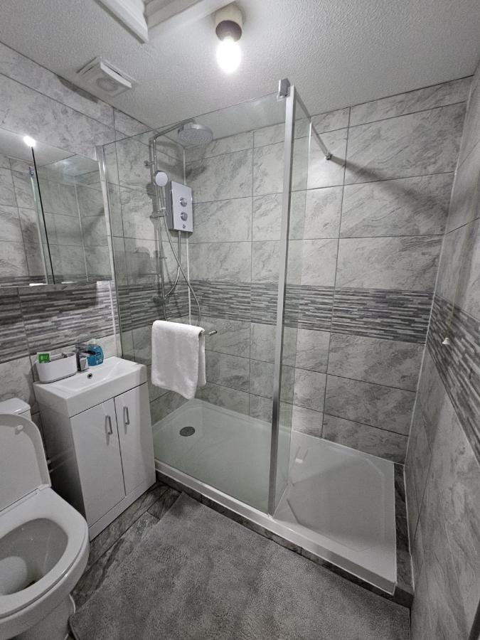 Entire Spacious Modern One Bedroom House Swindon Luaran gambar